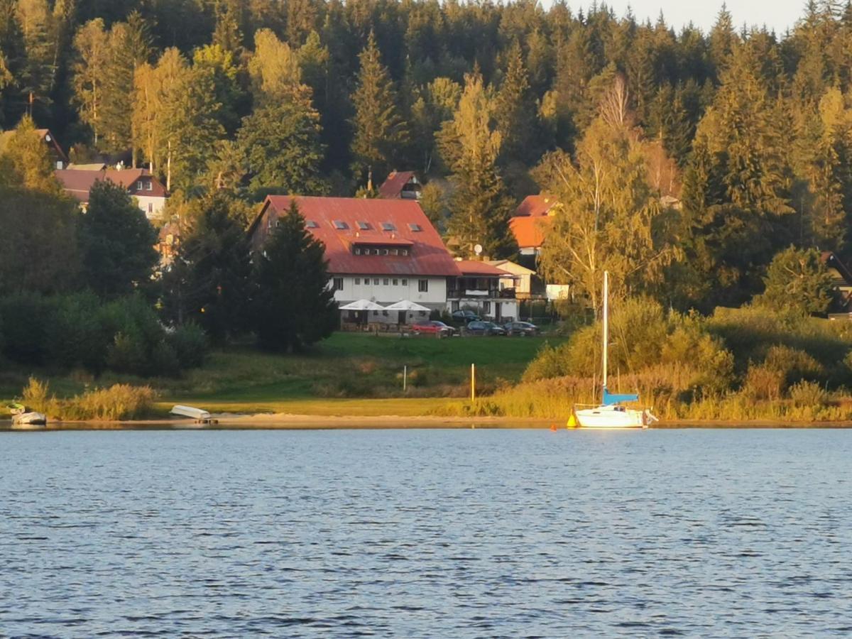 Penzion Tomy Na Plazi Hotel Frymburk Exterior photo