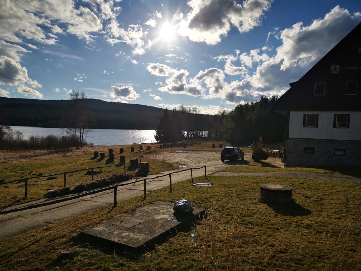 Penzion Tomy Na Plazi Hotel Frymburk Exterior photo